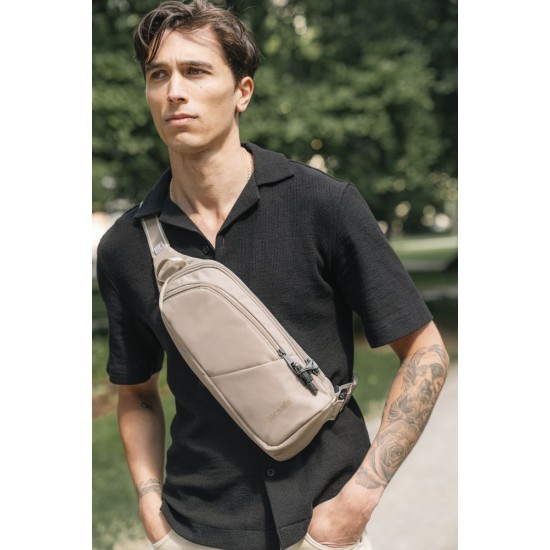 Сумка через плече антизлодій Pacsafe V Action Sling, колір бежевий/чорний - 60161237